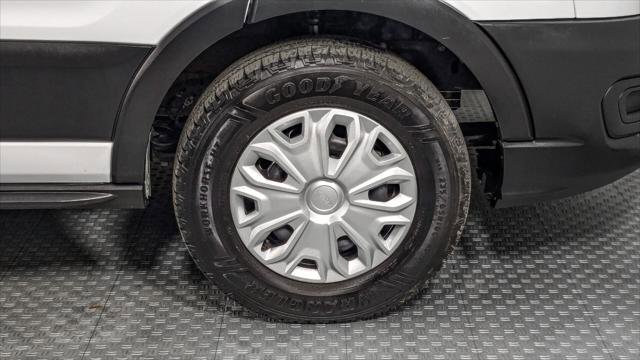 Used 2022 Ford E-Transit 148 High Roof Extended RWD image 27