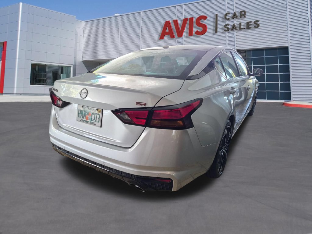 Used 2025 Nissan Altima 2.5 SR FWD image 7