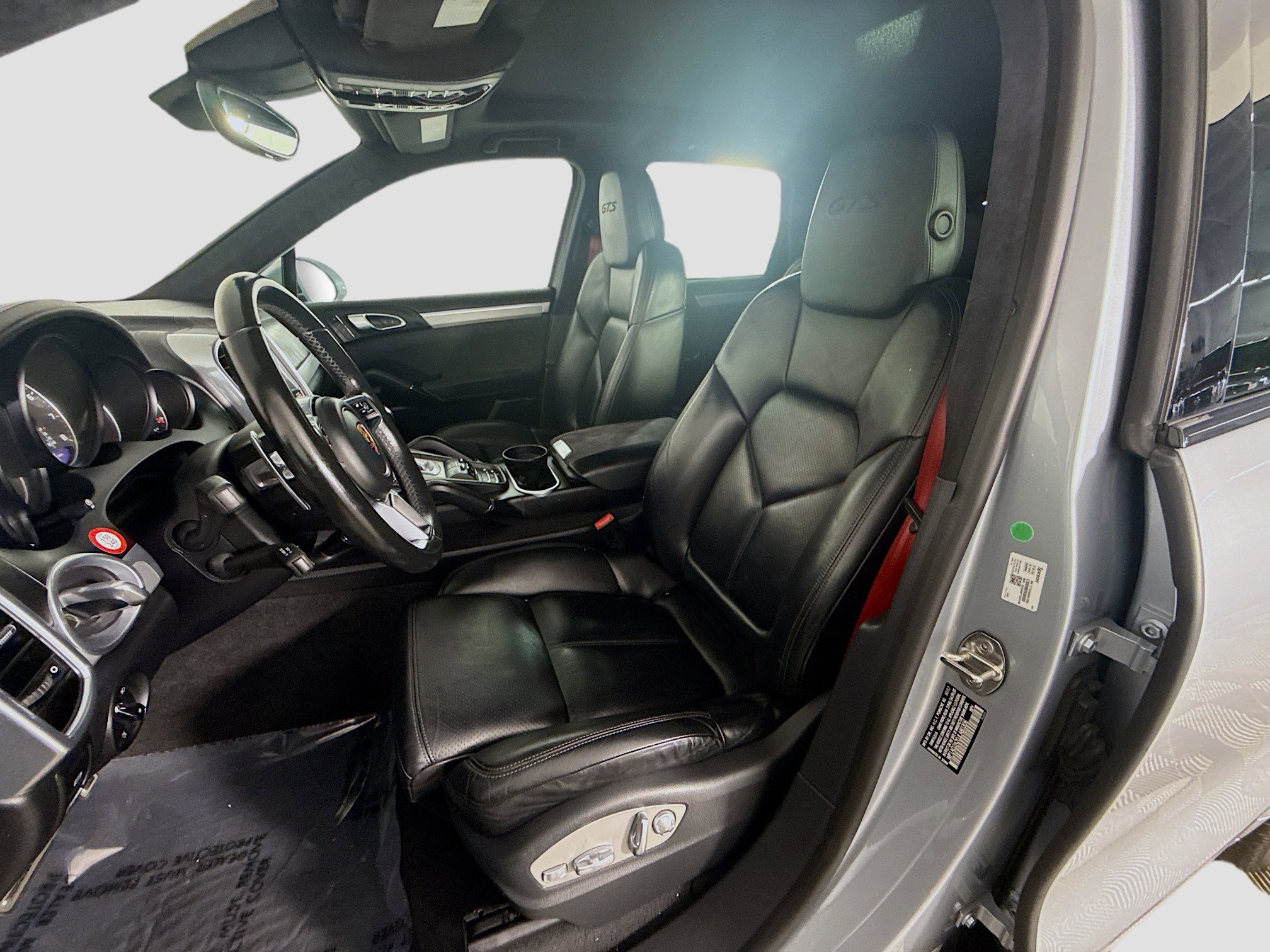 Used 2018 Porsche Cayenne GTS image 21