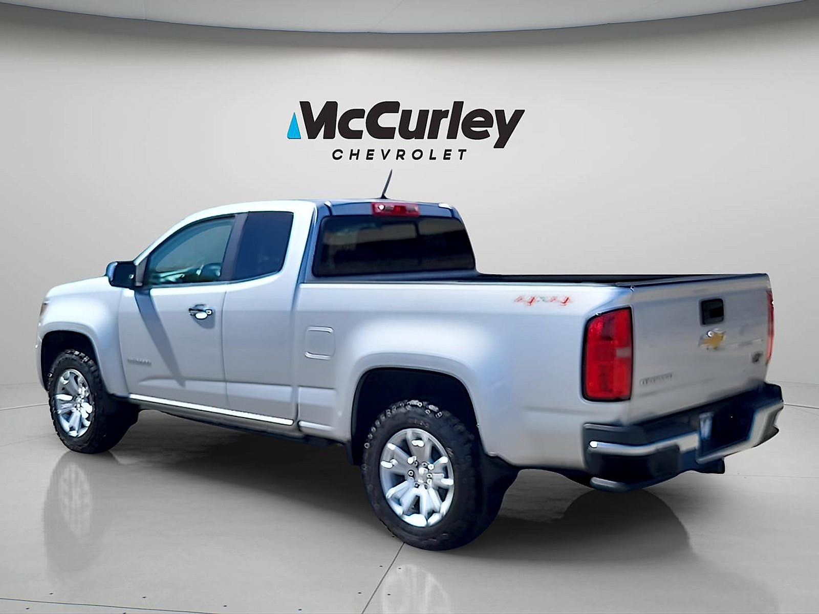 Used 2016 Chevrolet Colorado LT w/ Luxury Package, Chrome AWD/4WD image 4