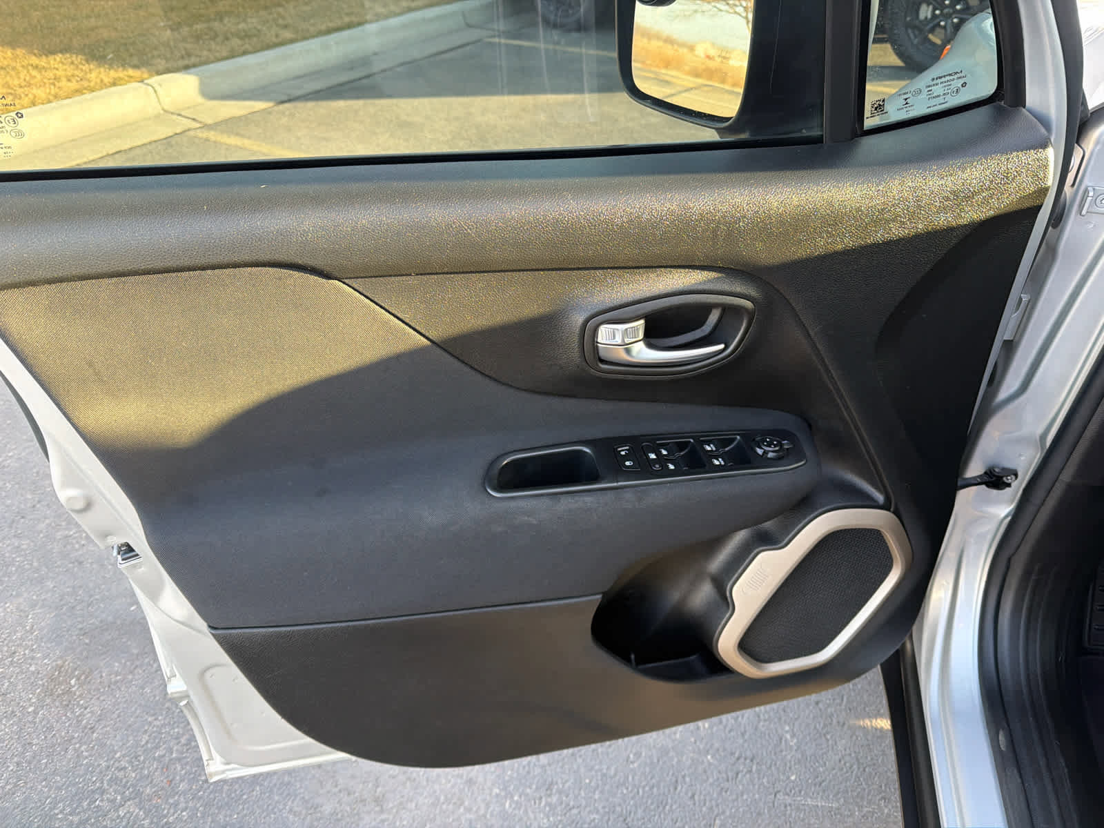 Used 2016 Jeep Renegade Sport w/ Power & Air Group image 20