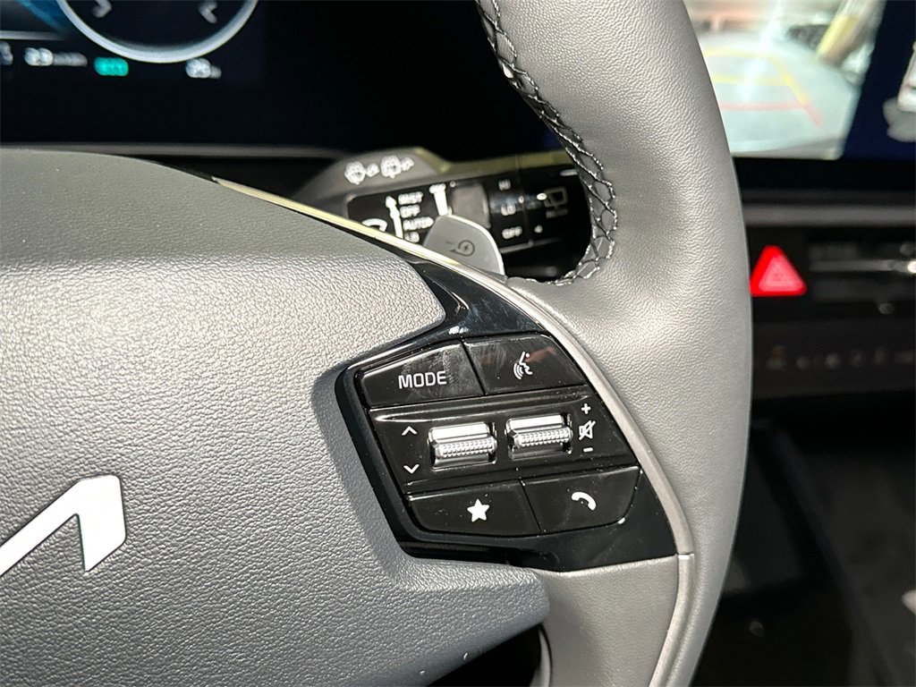 New 2025 Kia Niro Wind image 24