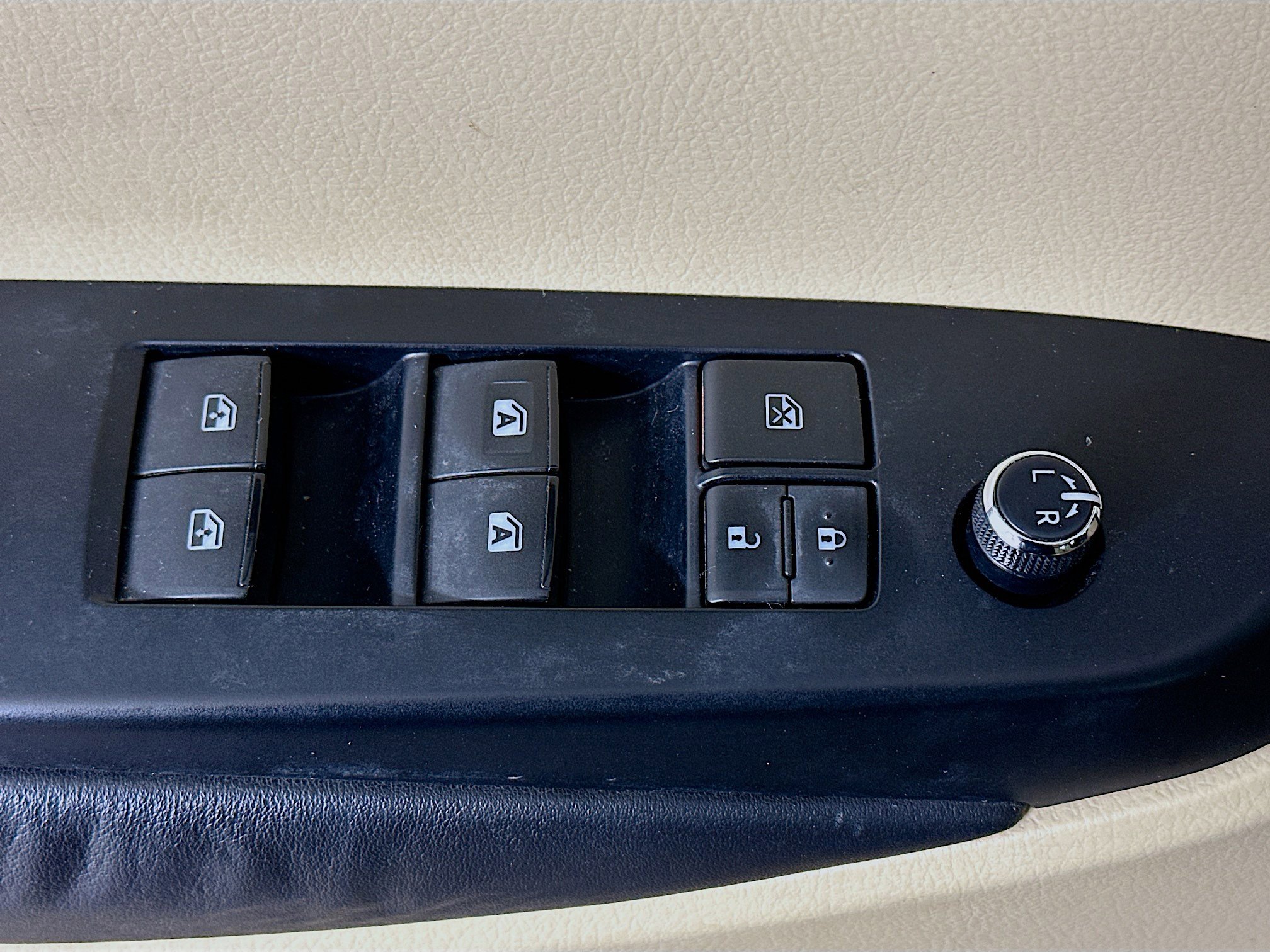 Used 2016 Toyota Highlander XLE image 15