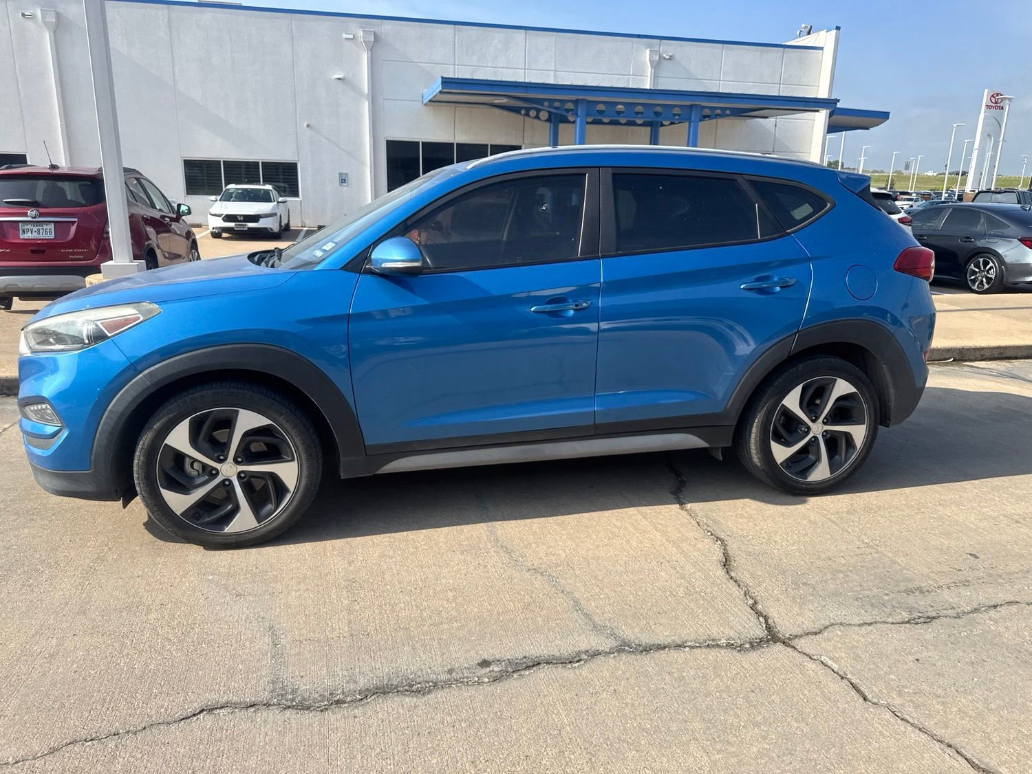 Used 2018 Hyundai Tucson Sport FWD image 3