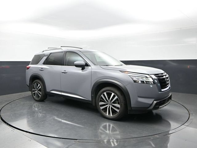 Used 2024 Nissan Pathfinder Platinum