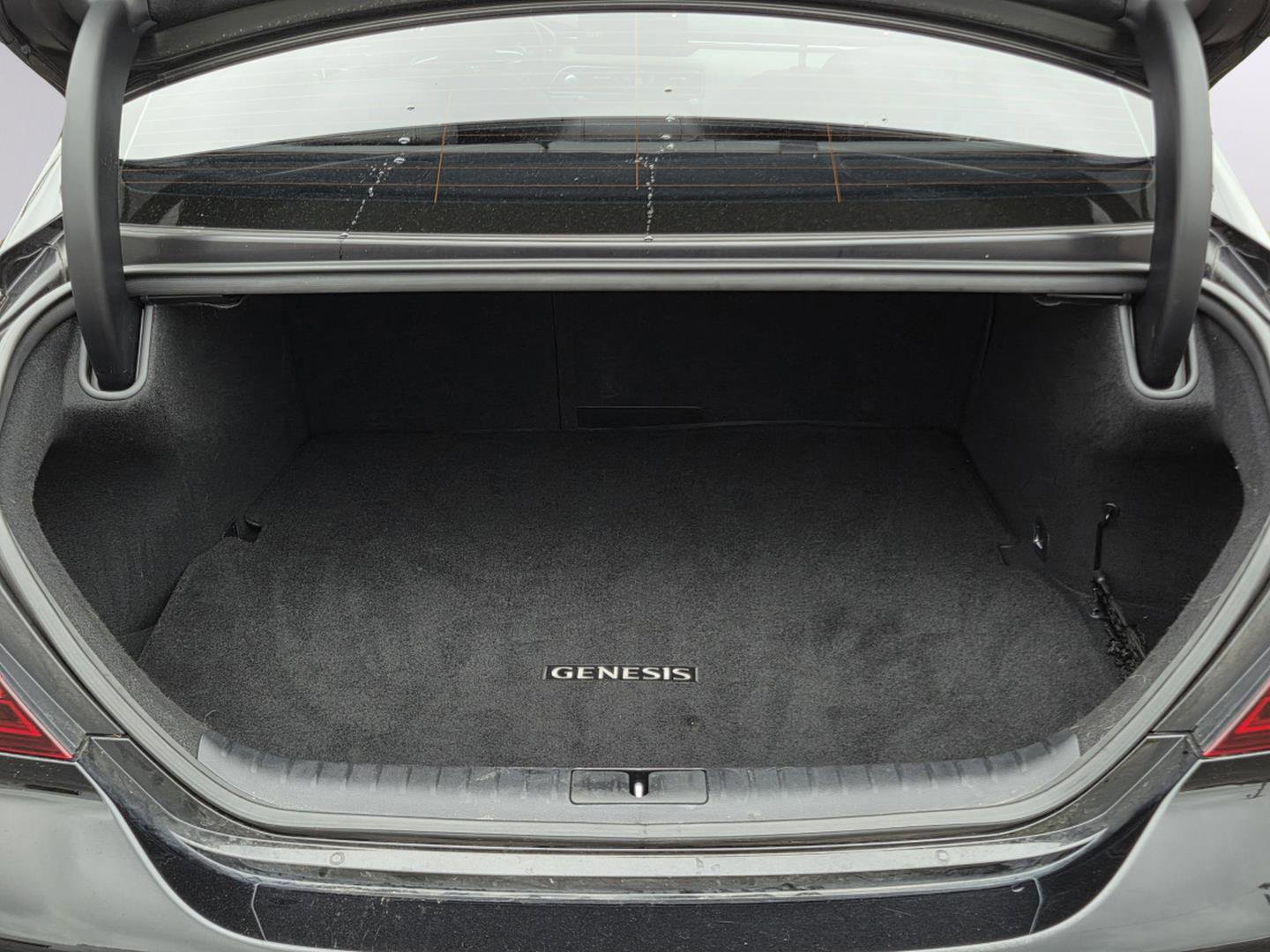 Used 2023 Genesis G70 3.3T w/ Sport Prestige Package RWD image 28