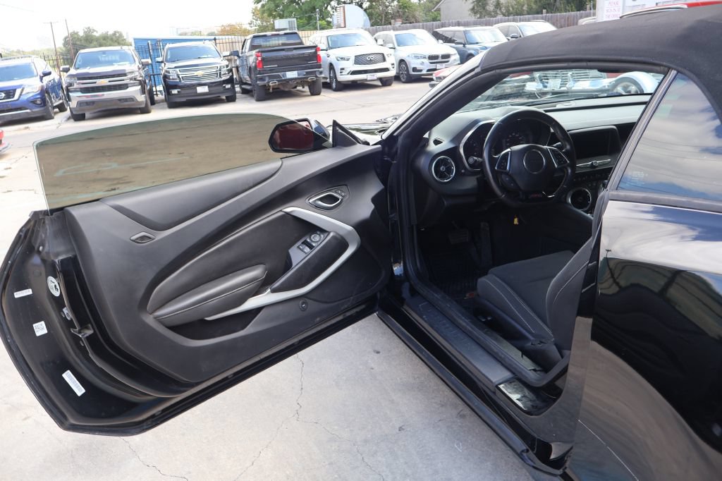 Used 2019 Chevrolet Camaro LT RWD image 17