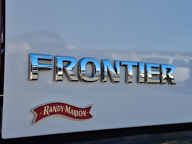 Used 2010 Nissan Frontier SE image 29