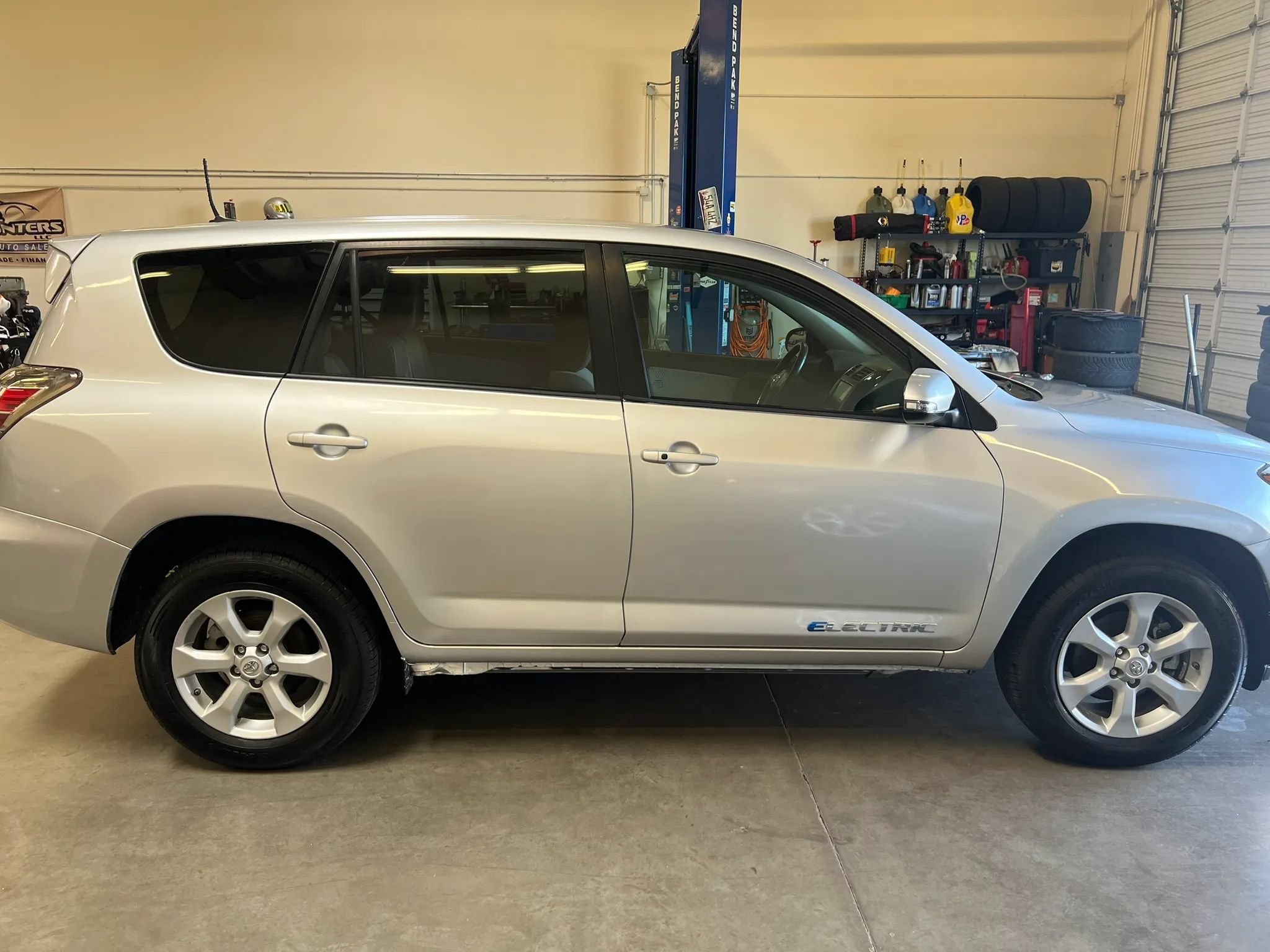 Used 2014 Toyota RAV4 EV FWD image 6