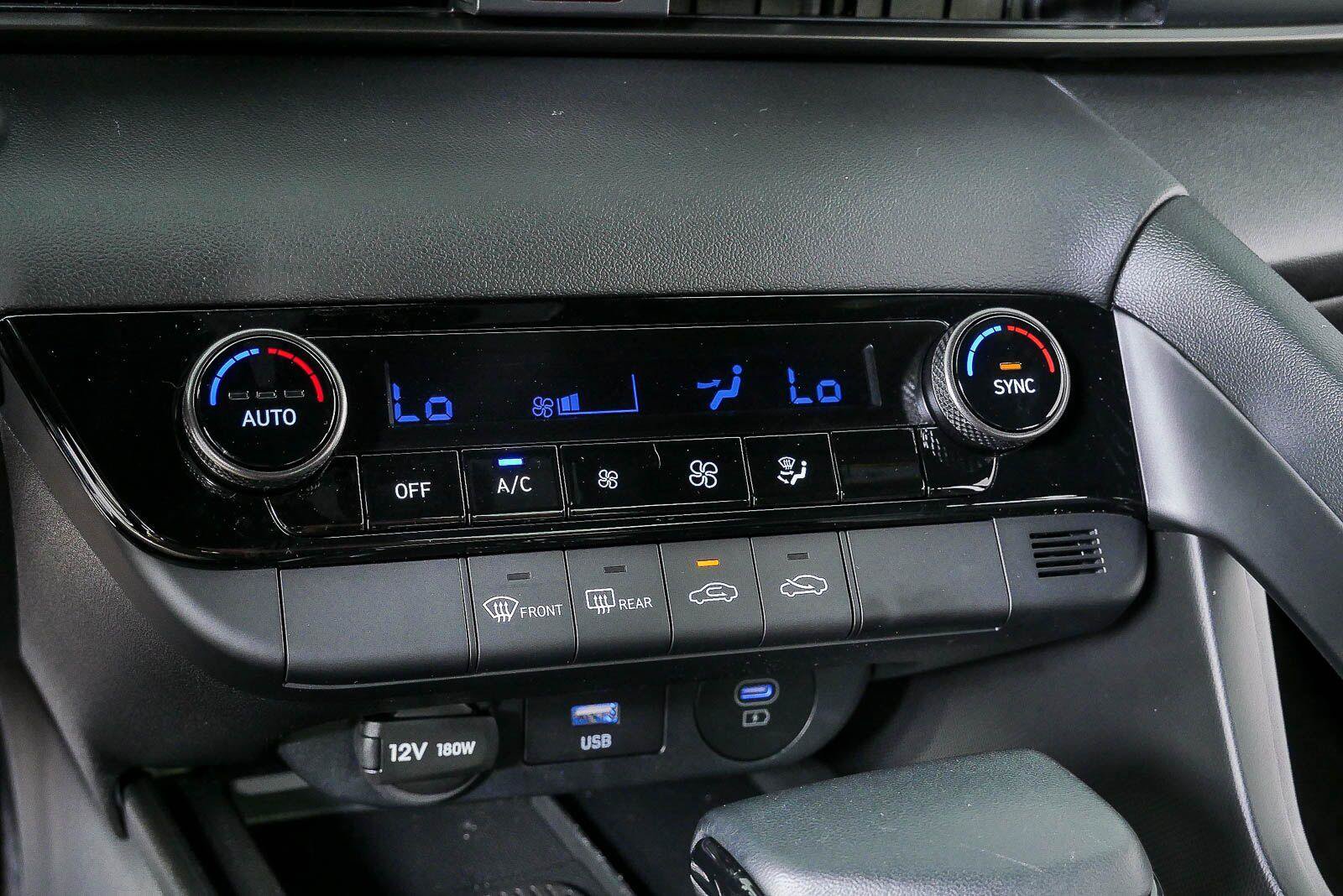 Certified 2025 Hyundai Elantra Sport FWD image 15