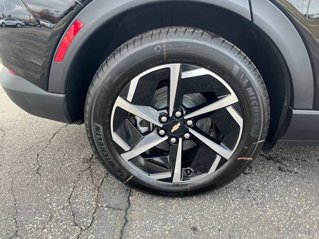 New 2026 Chevrolet Equinox EV LT w/ Comfort Package image 32