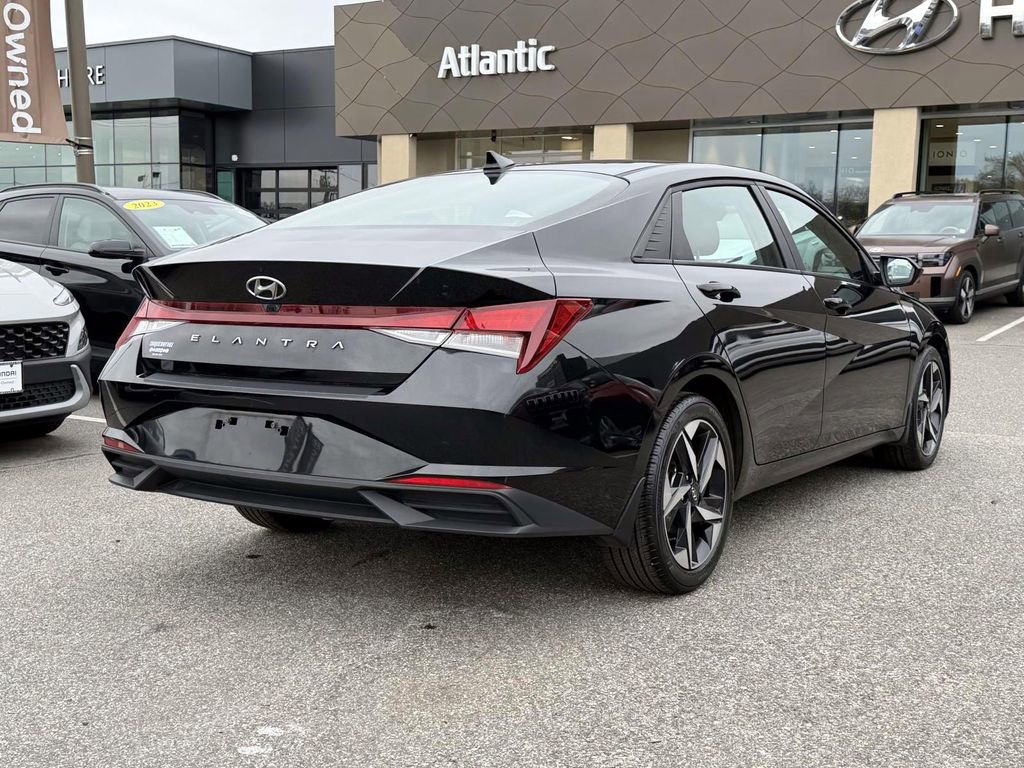 Certified 2023 Hyundai Elantra SEL w/ Convenience Package FWD image 7