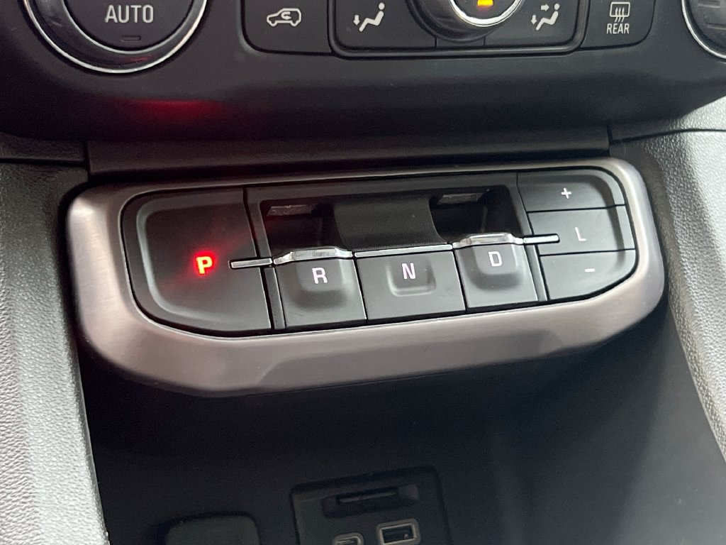 Used 2023 GMC Acadia AT4 w/ Technology Package AWD/4WD image 28
