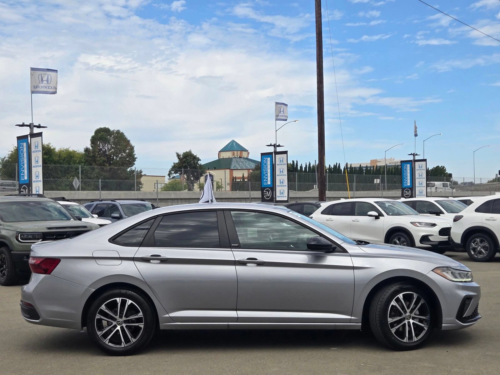 Used 2025 Volkswagen Jetta Sport FWD image 8