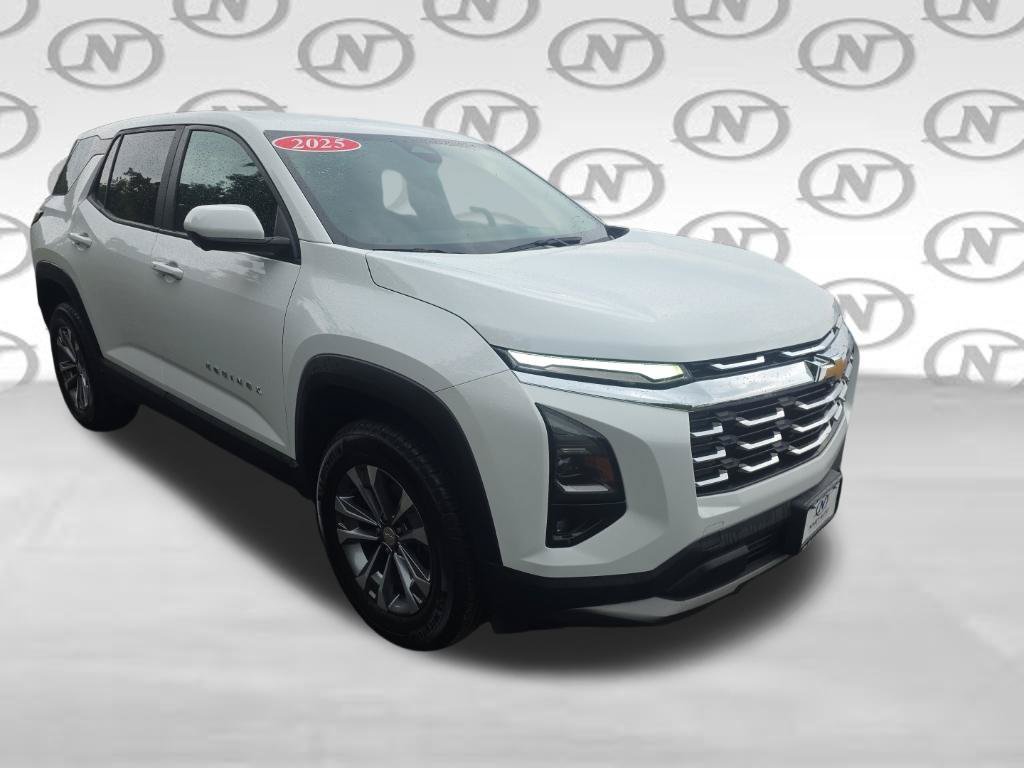 Used 2025 Chevrolet Equinox LT w/ Safety and Technology Package AWD/4WD image 16