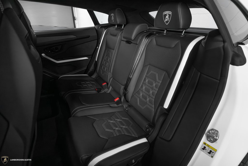 Used 2025 Lamborghini Urus SE image 39