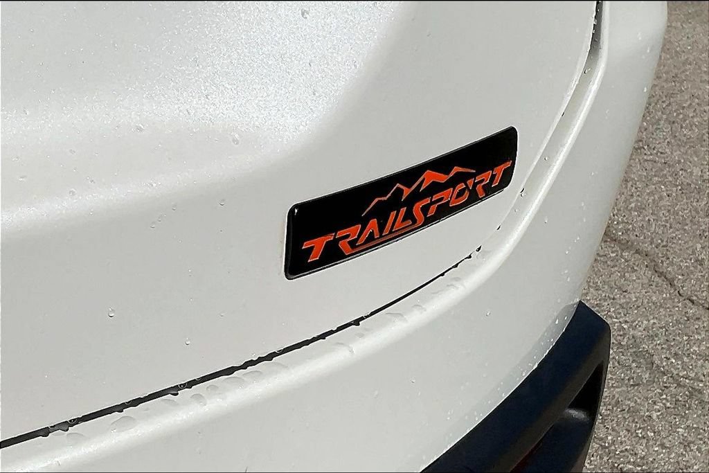 Used 2025 Honda Pilot TrailSport image 29