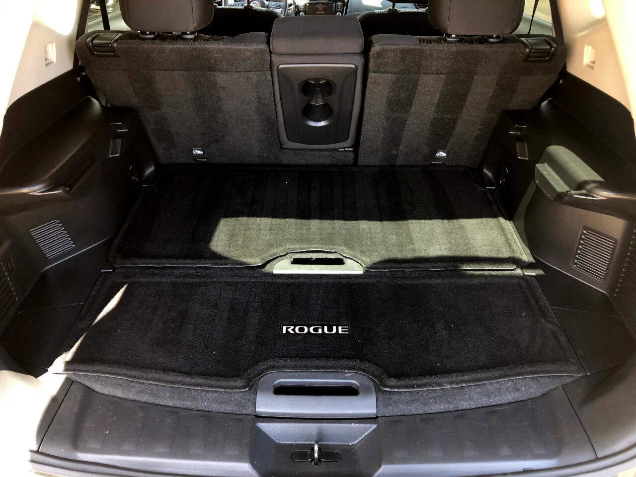 Used 2019 Nissan Rogue SV image 28