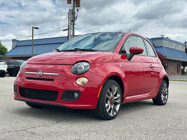 Used 2017 FIAT 500 Pop w/ Sport Appearance Package FWD image 1