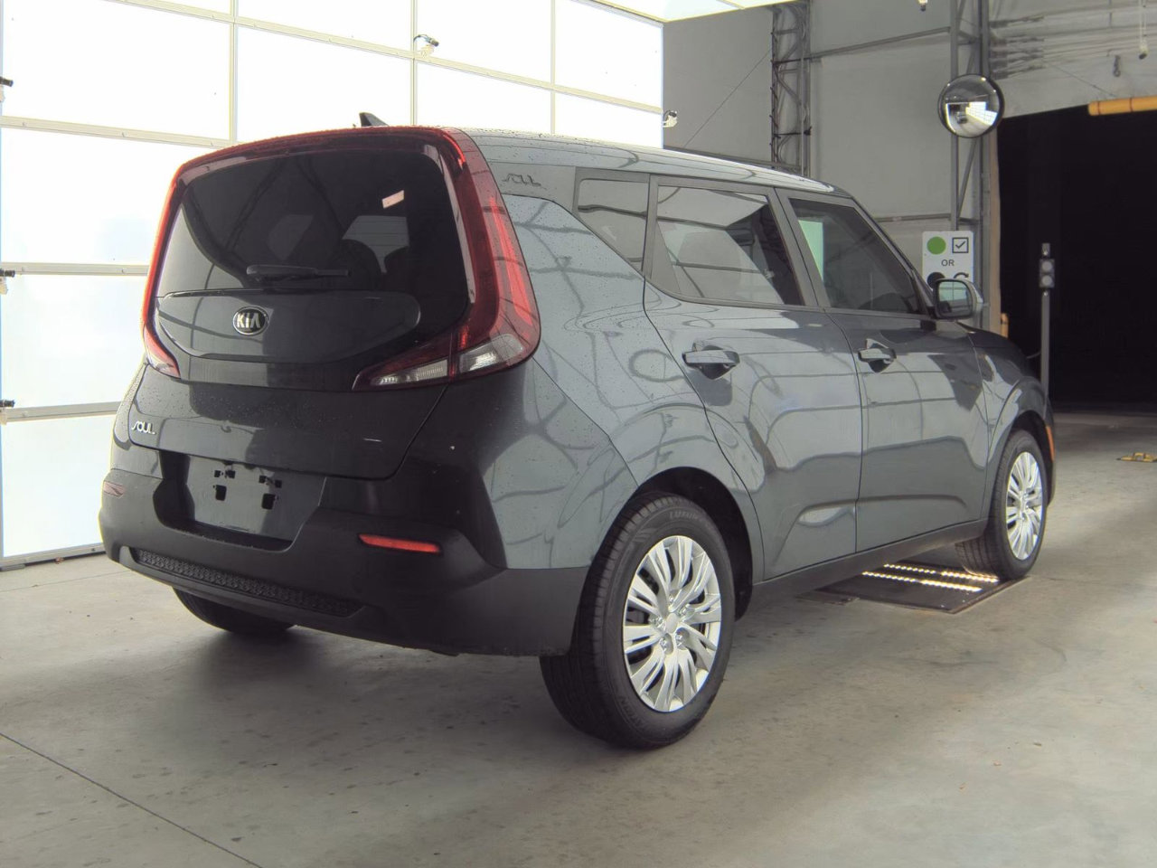 Used 2020 Kia Soul LX image 8