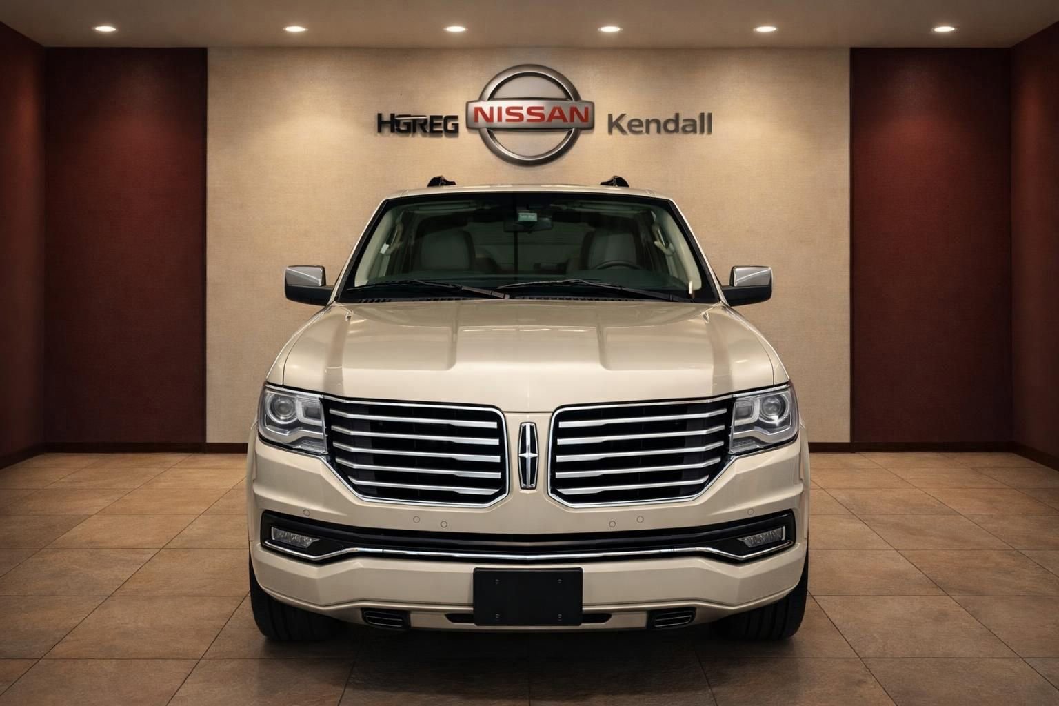 Used 2017 Lincoln Navigator Select AWD/4WD image 5