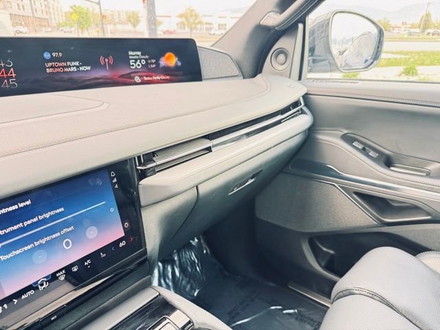 Used 2025 Lincoln Navigator Reserve w/ Jet Appearance Package image 13