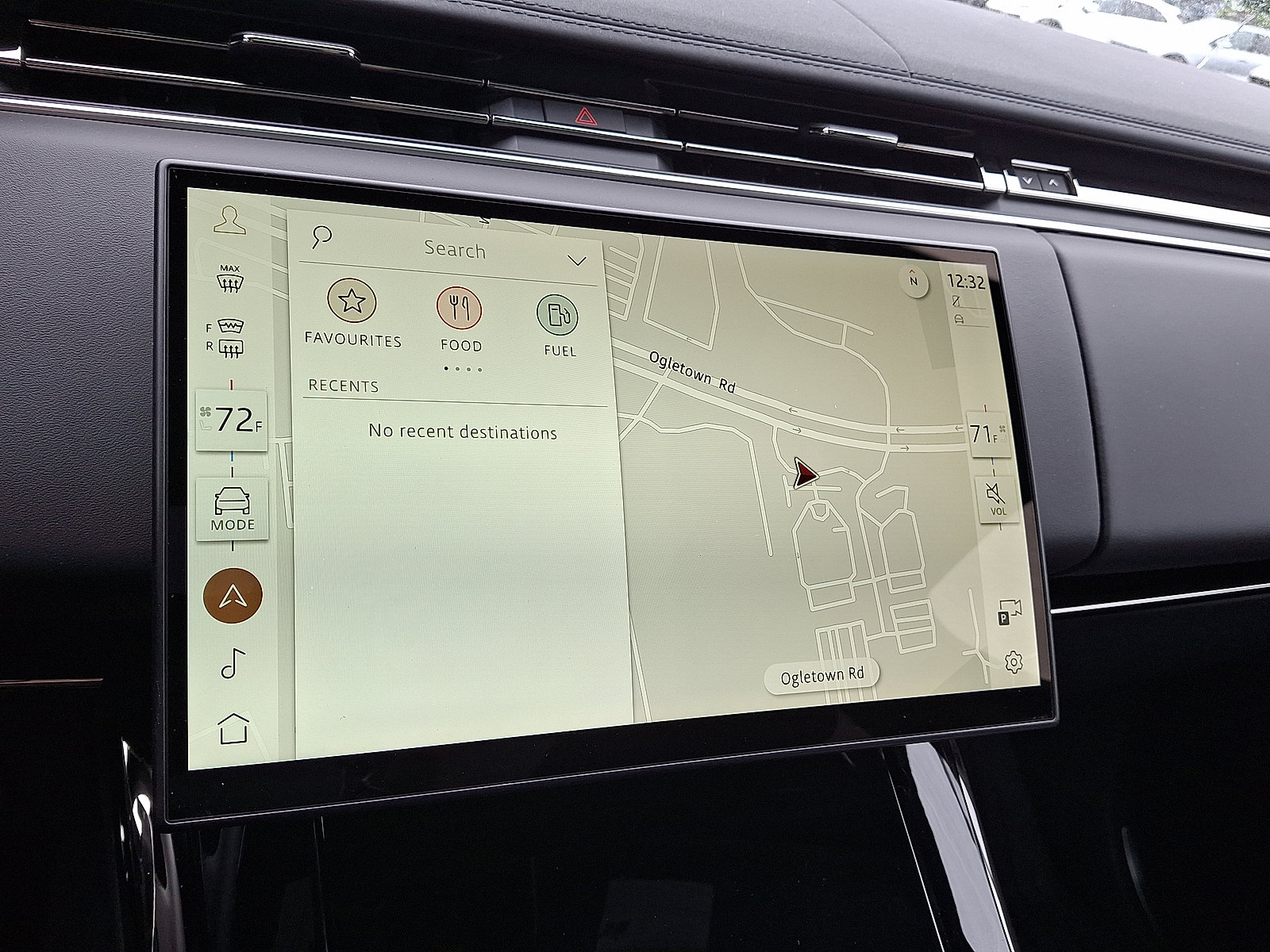 Certified 2025 Land Rover Range Rover Sport Dynamic SE image 7