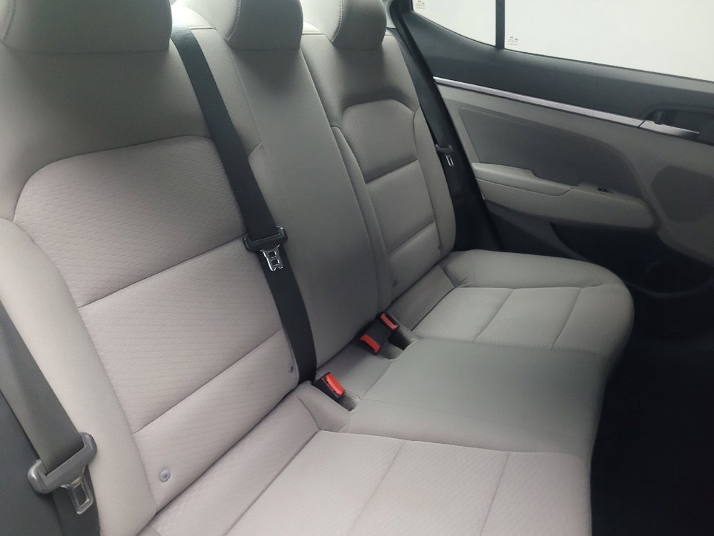 Used 2020 Hyundai Elantra SEL image 19