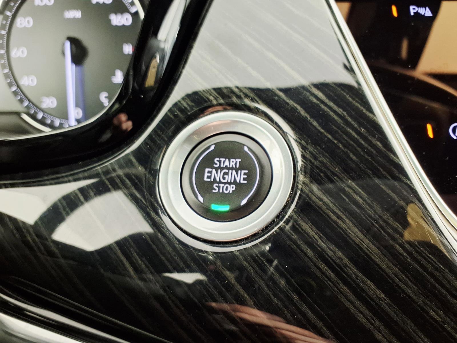 Certified 2022 Cadillac XT6 Premium Luxury FWD image 23