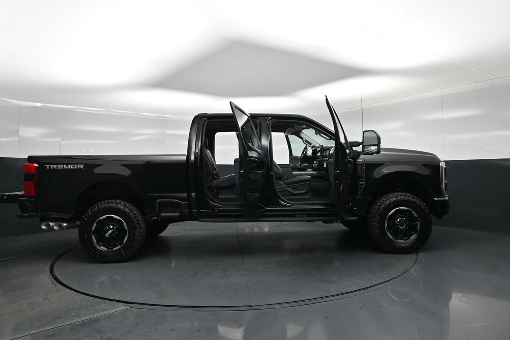 New 2026 Ford F250 Lariat w/ Tremor Off-Road Package AWD/4WD image 4