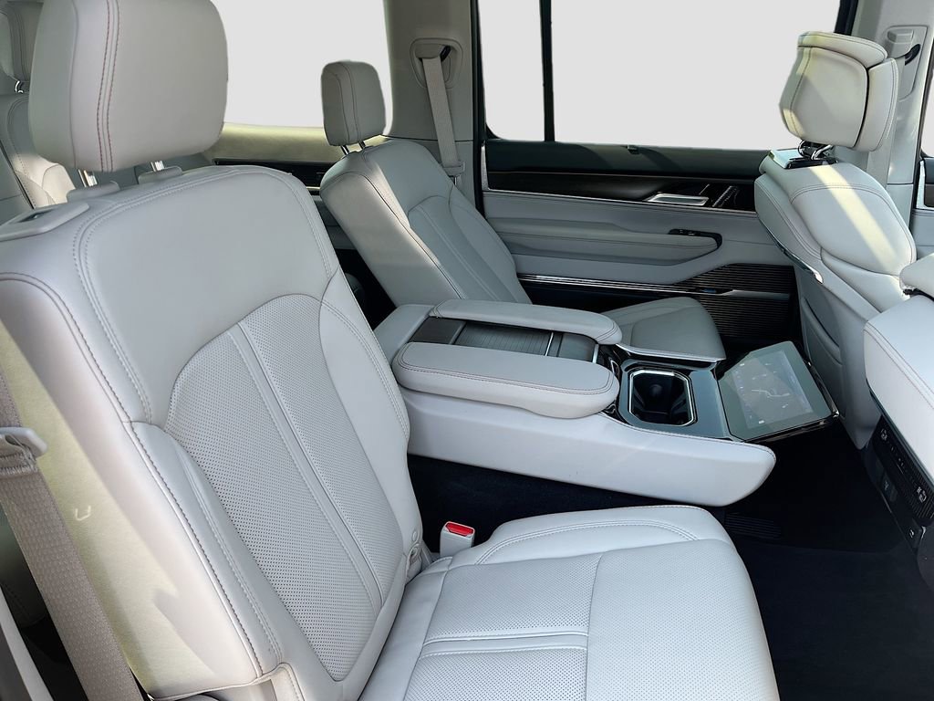 Used 2023 Jeep Grand Wagoneer 4WD image 29