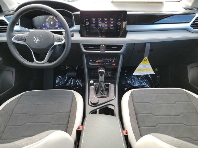 New 2025 Volkswagen Taos SE image 19