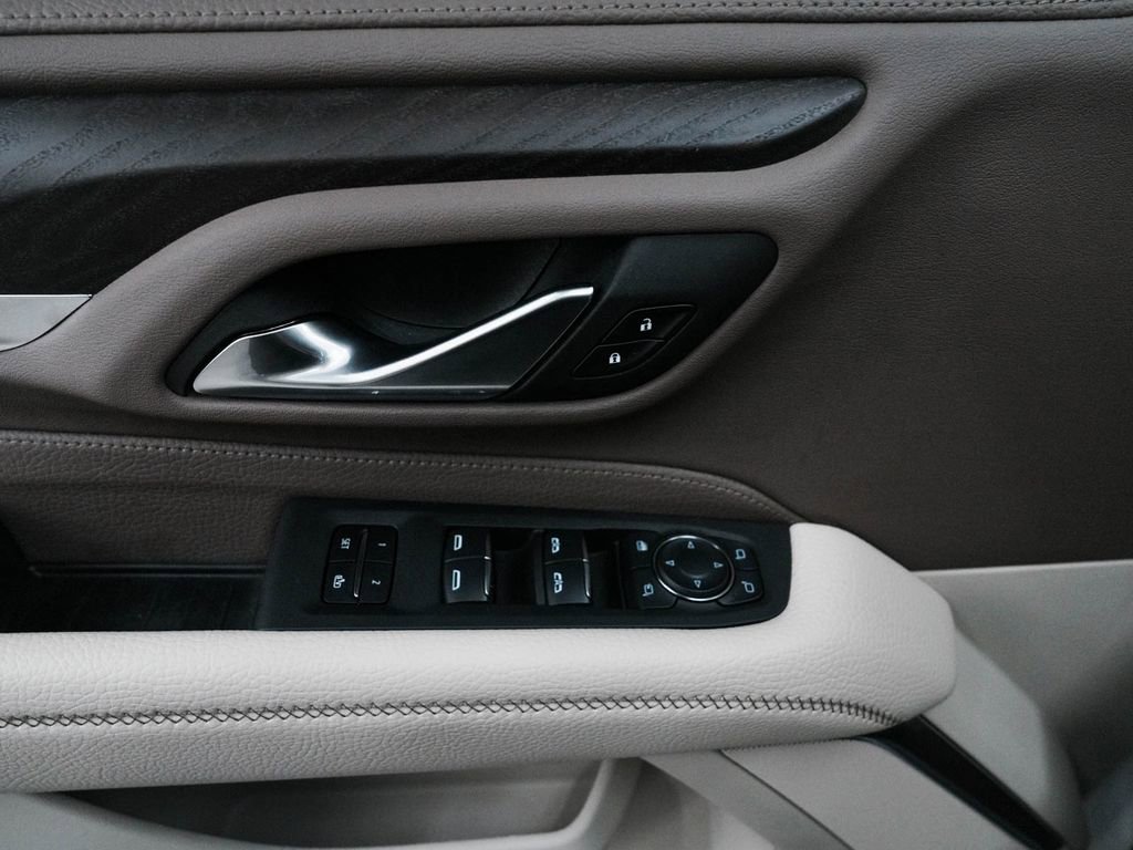 Used 2024 GMC Yukon XL Denali w/ Advanced Technology Package image 12