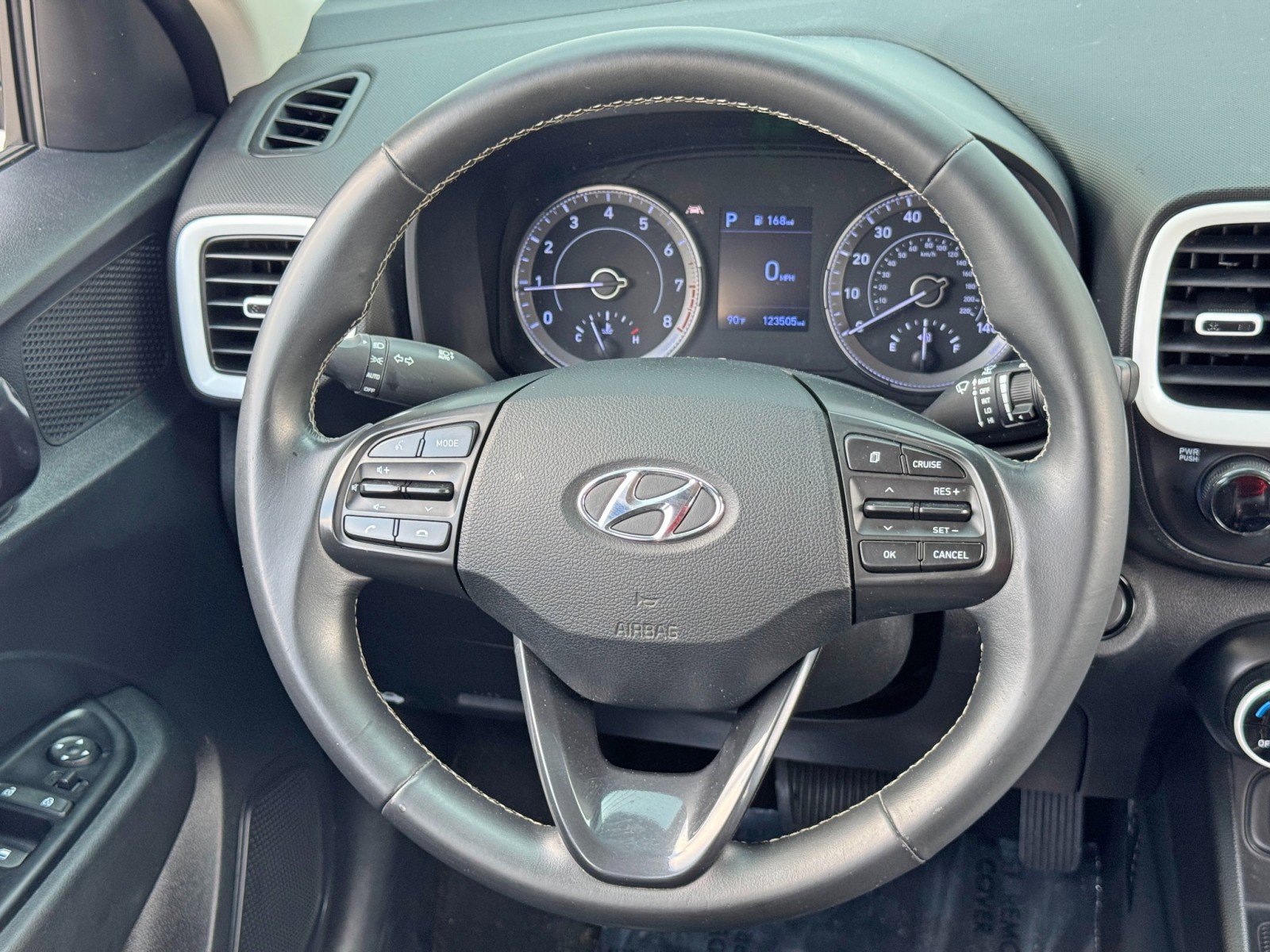 Used 2022 Hyundai Venue Limited w/ Cargo Package image 19