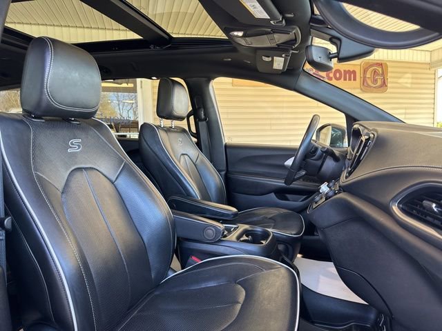 Used 2020 Chrysler Pacifica Limited w/ S Appearance Package image 27