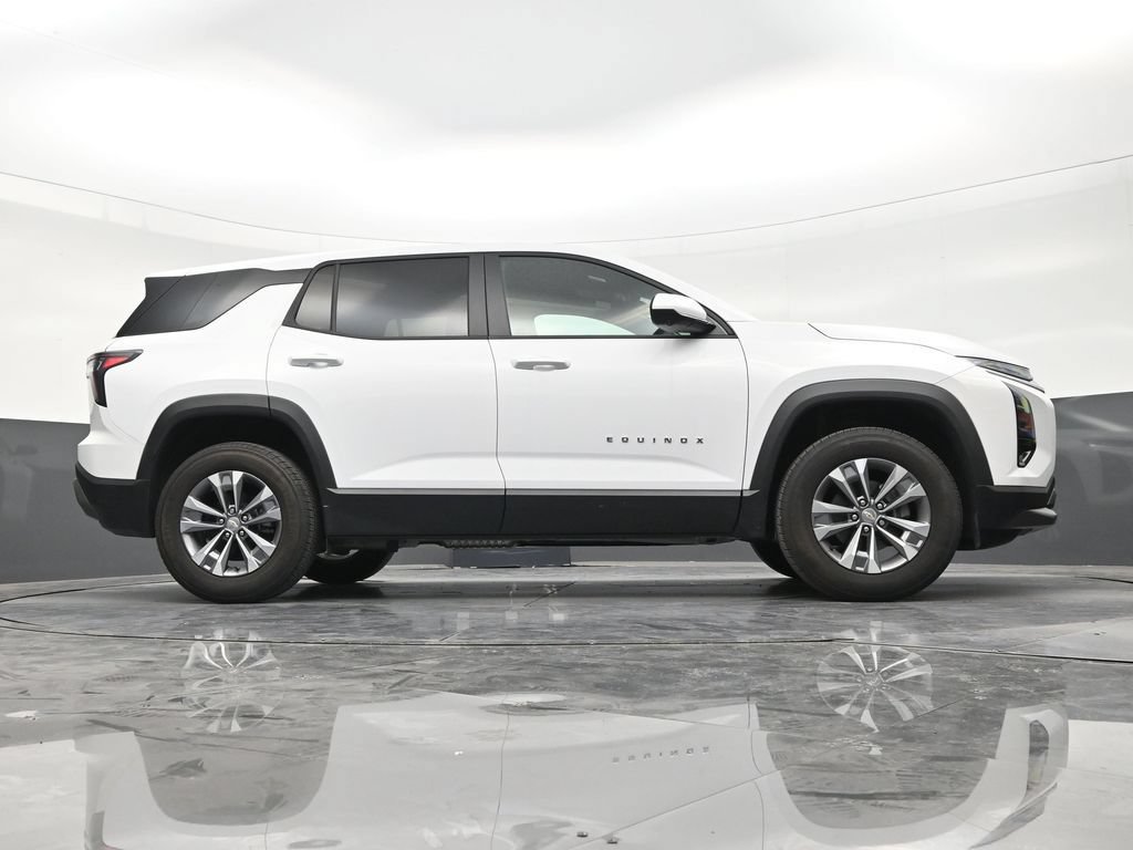 Used 2025 Chevrolet Equinox LT w/ Safety and Technology Package FWD image 25