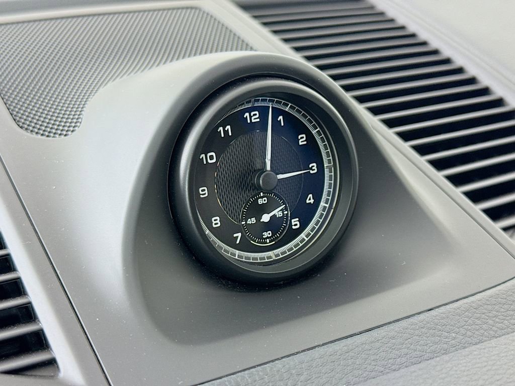 Certified 2025 Porsche Macan image 17