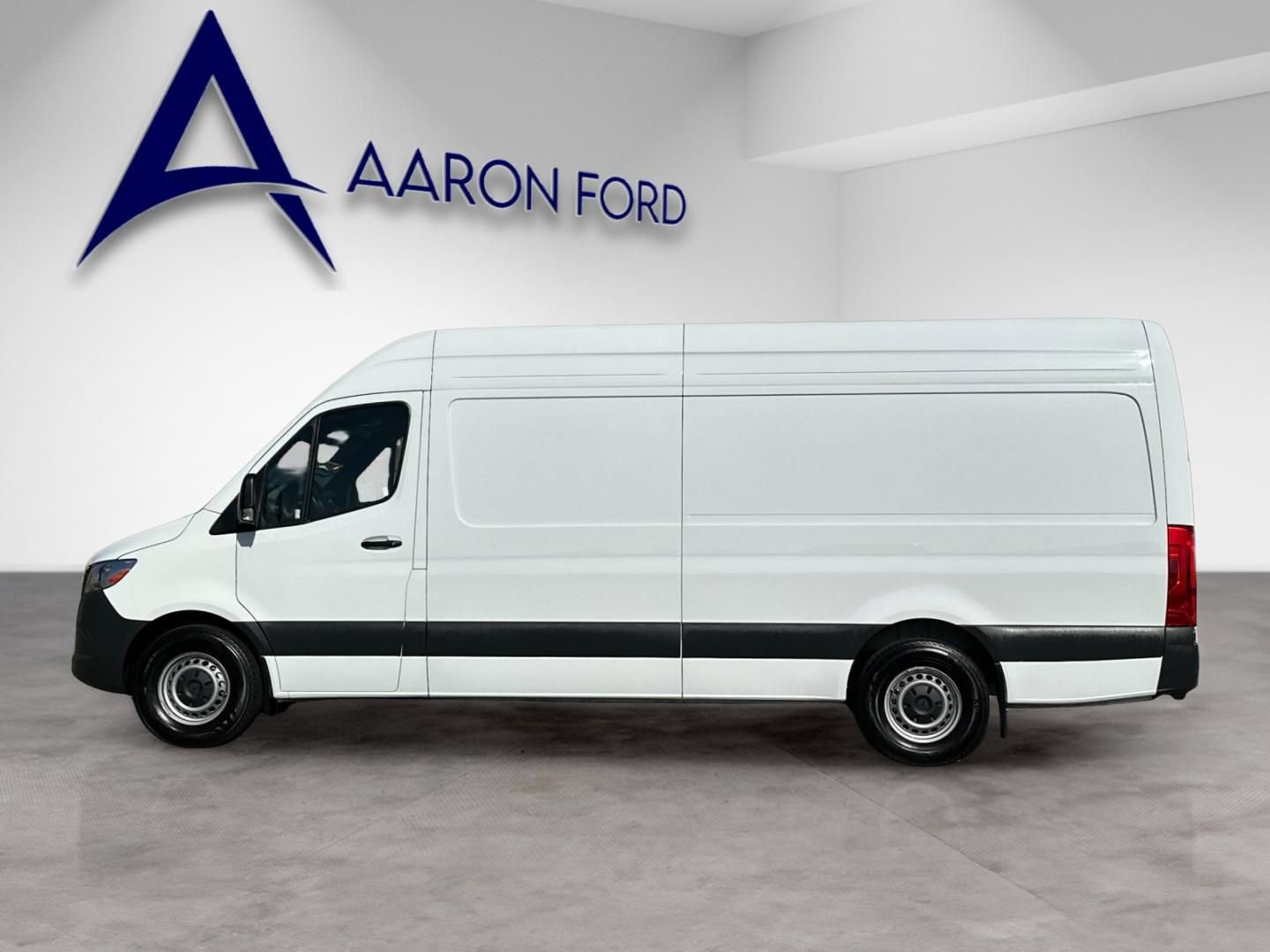 Used 2024 Mercedes-Benz Sprinter 2500 image 3