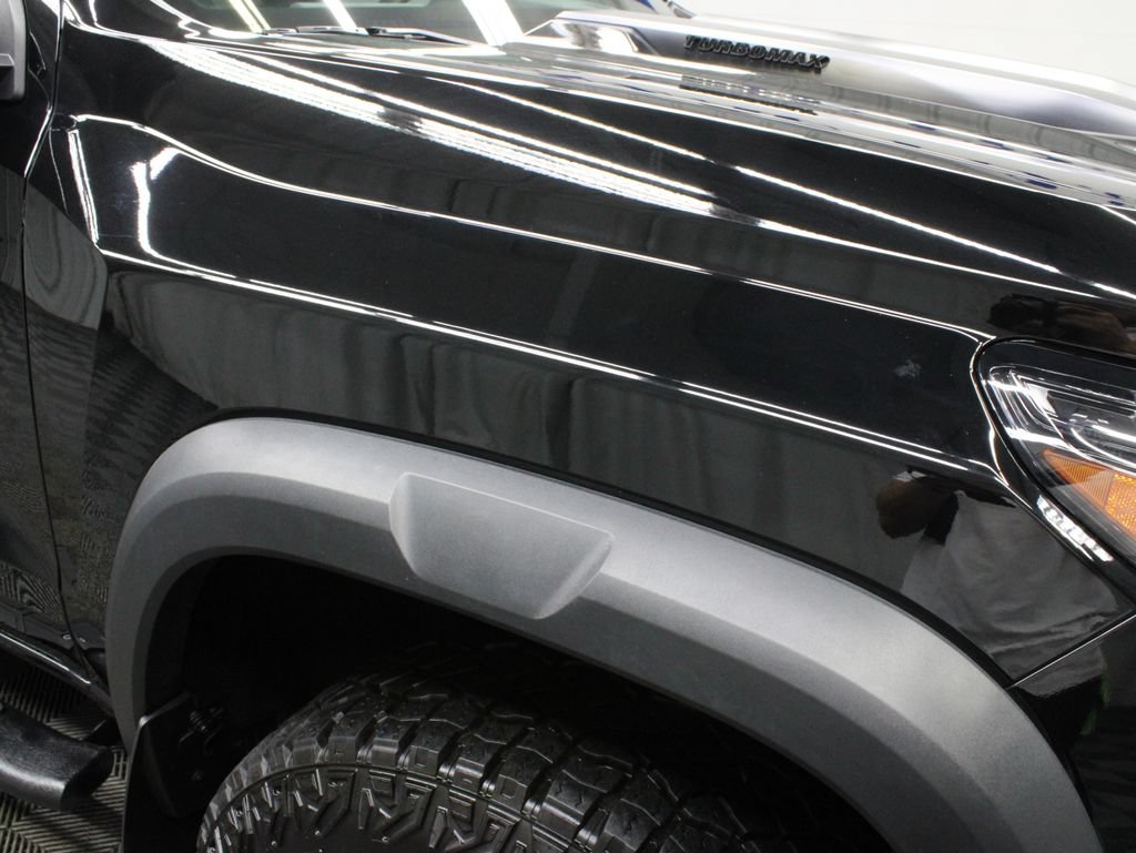Used 2026 Chevrolet Colorado ZR2 w/ Technology Package AWD/4WD image 40
