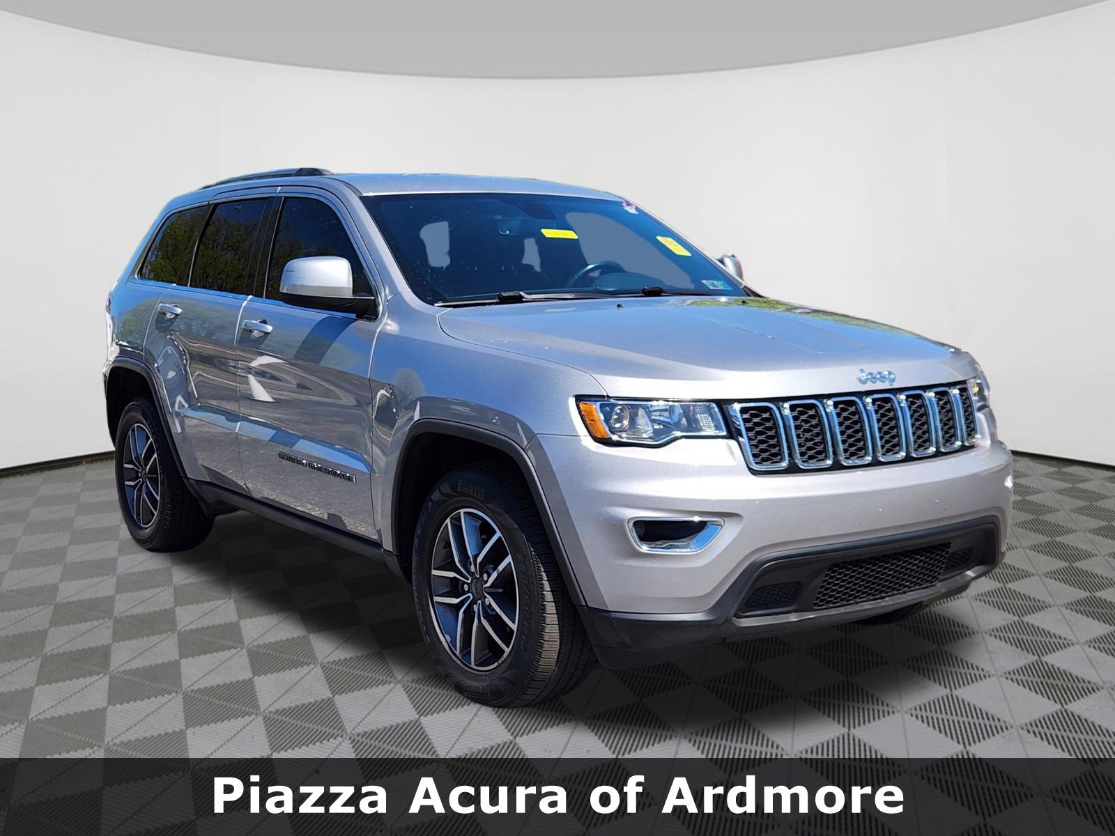 Used 2020 Jeep Grand Cherokee Laredo w/ Laredo X Package RWD image 1