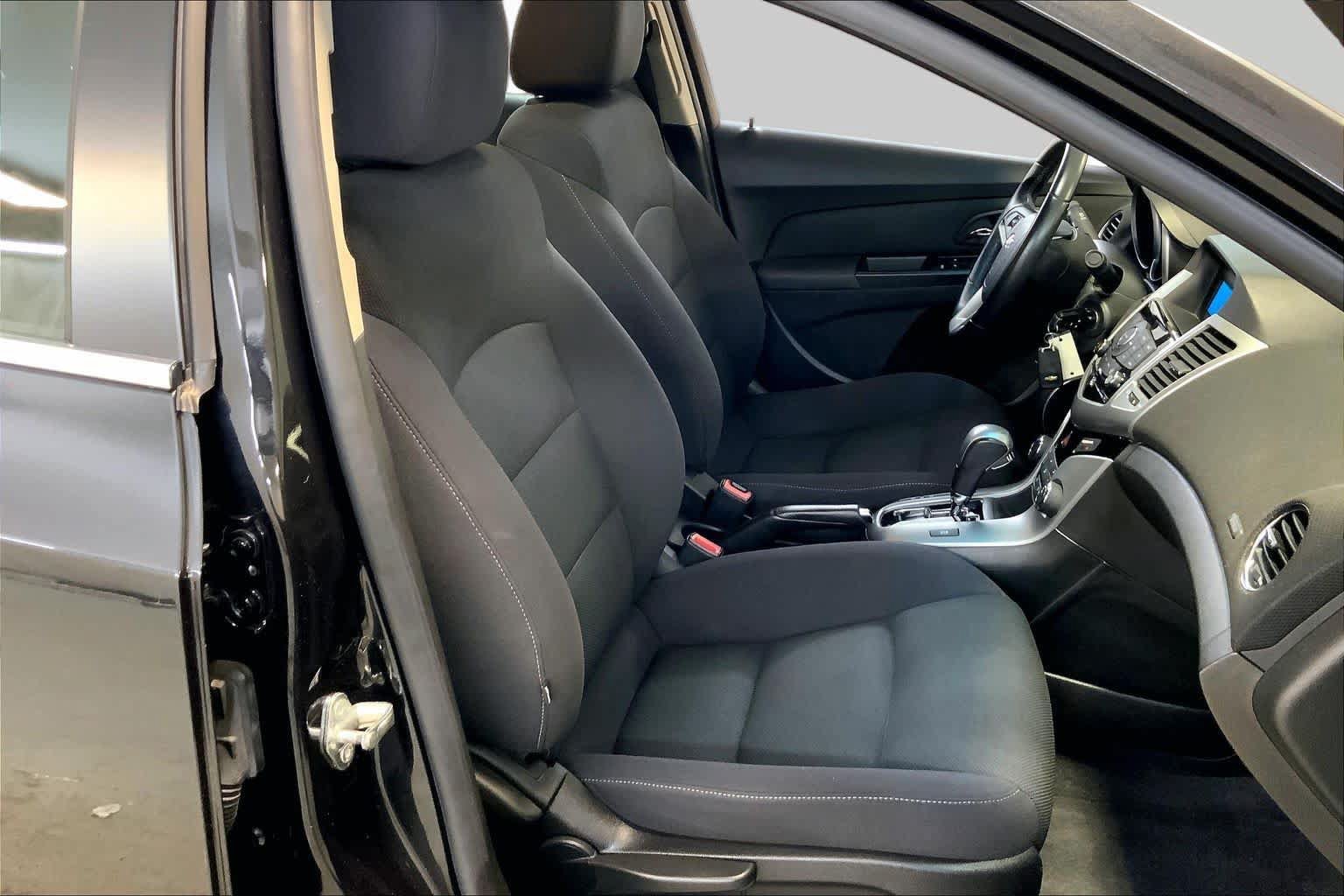 Used 2012 Chevrolet Cruze LT w/ All-Star Edition FWD image 8