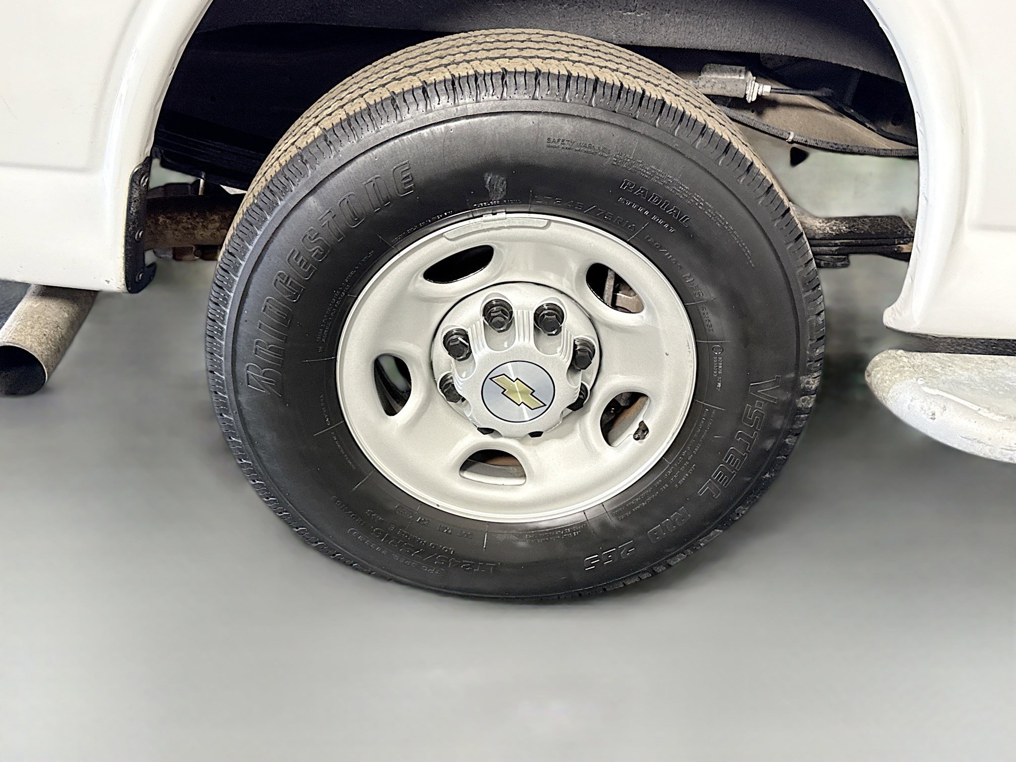 Used 2023 Chevrolet Express 2500 w/ Driver Convenience Package image 28