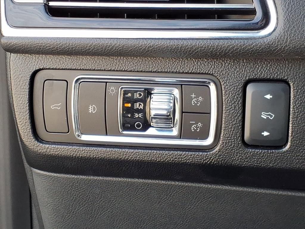 Used 2023 Lincoln Navigator Reserve image 17