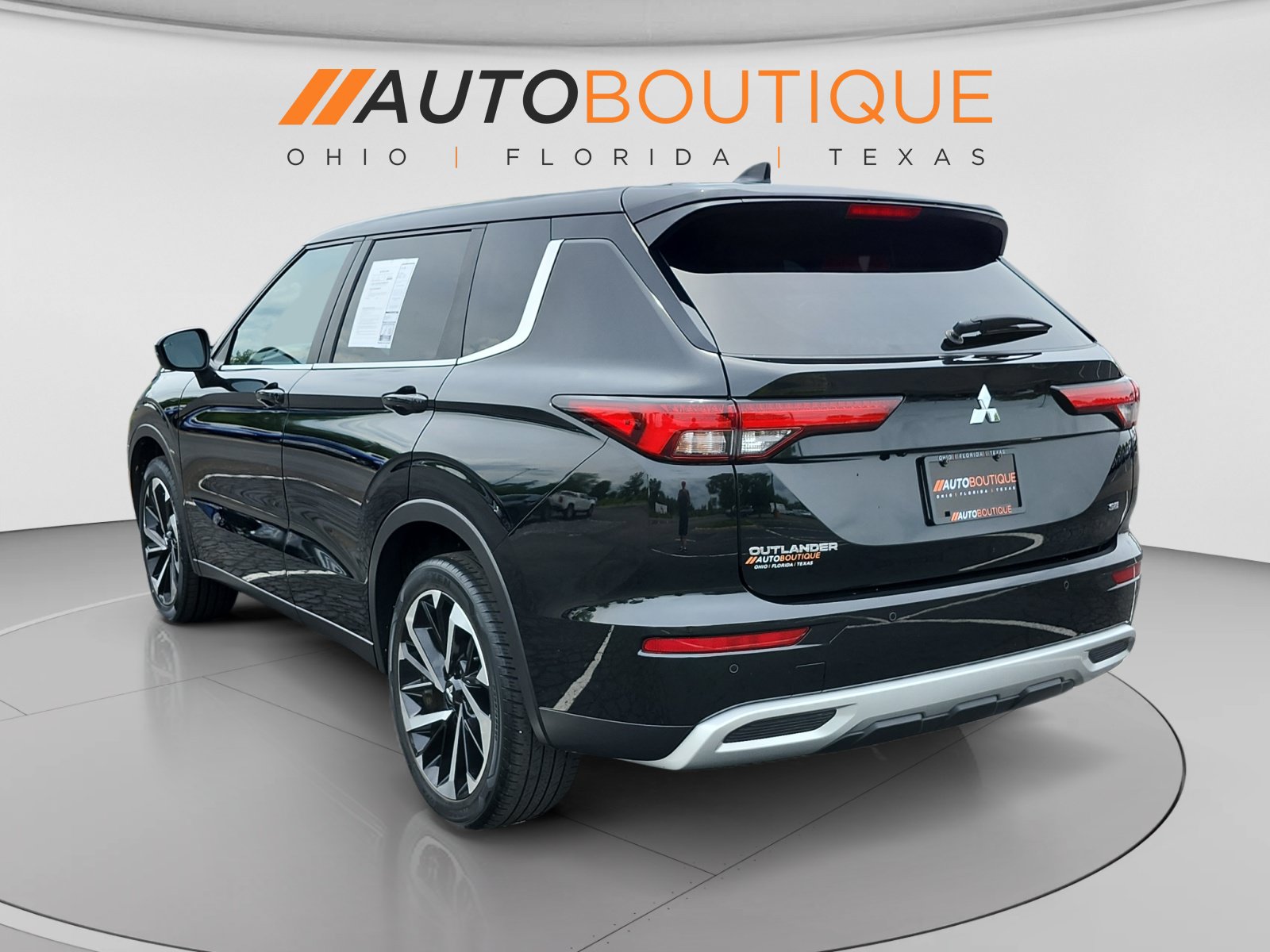 Used 2023 Mitsubishi Outlander SE AWD/4WD image 3