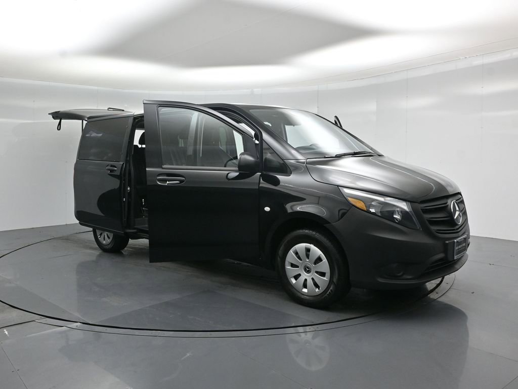 Used 2023 Mercedes-Benz Metris Passenger image 29