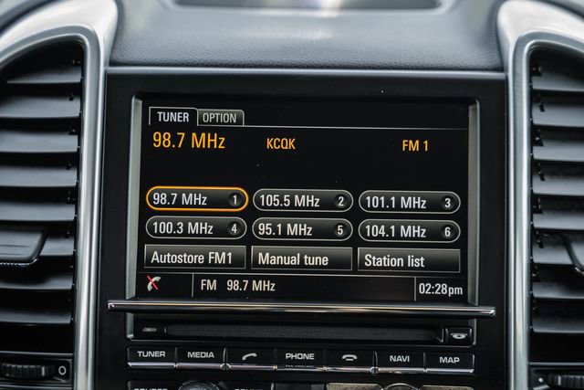 Used 2016 Porsche Cayenne image 22