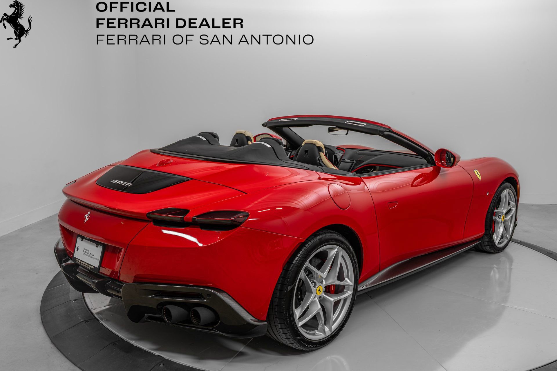 Certified 2025 Ferrari Roma Spider RWD image 10