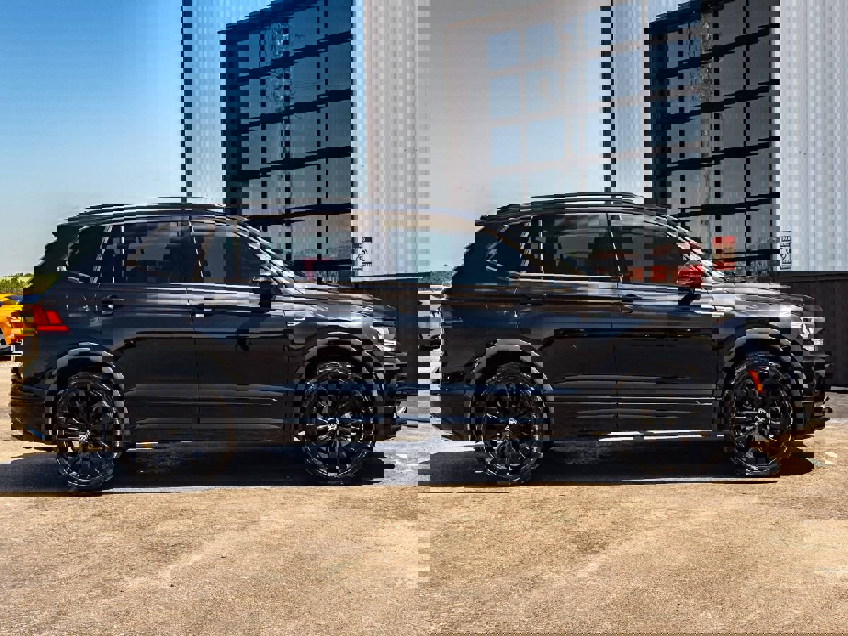 Used 2021 Volkswagen Tiguan SEL AWD/4WD image 4