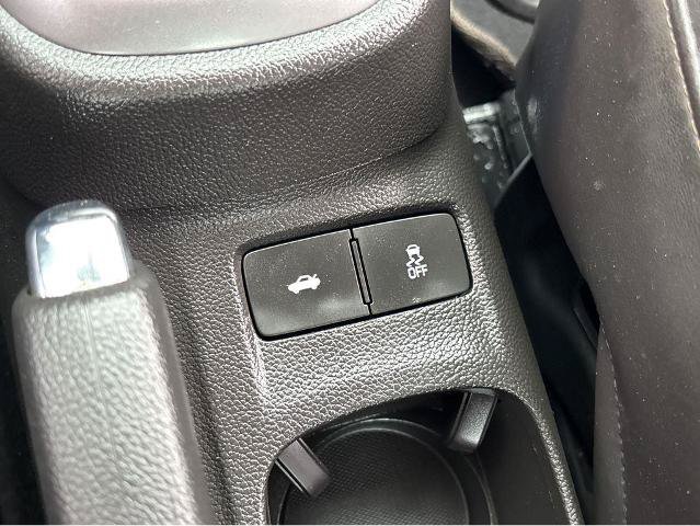 Used 2020 Chevrolet Sonic Premier FWD image 29