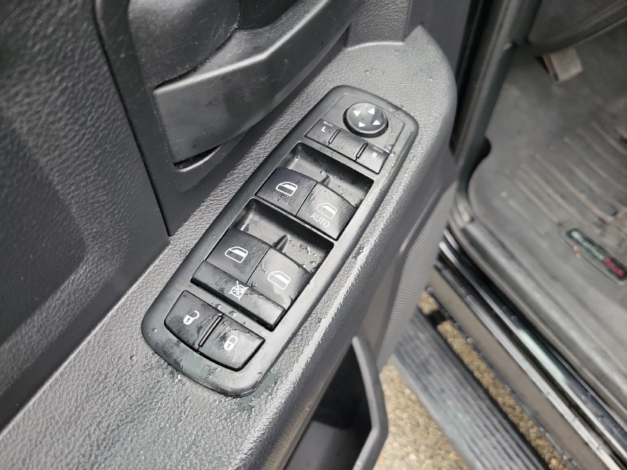 Used 2014 RAM 1500 Express w/ Black Ram 1500 Express Group AWD/4WD image 13
